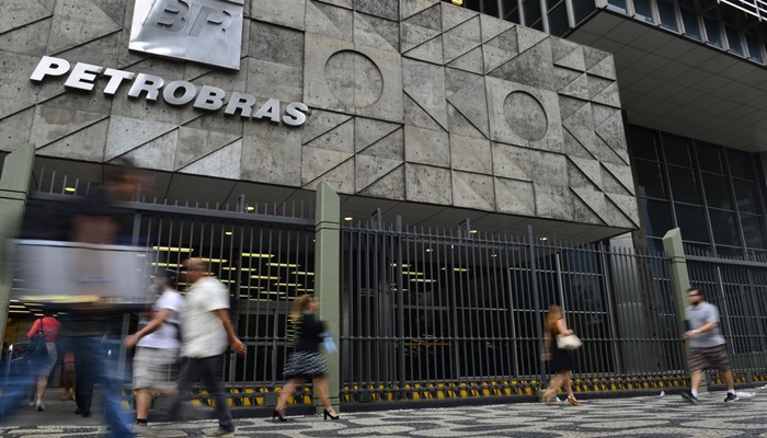 Petrobras faz concurso para nível técnico com salário de R$ 5,8 mil