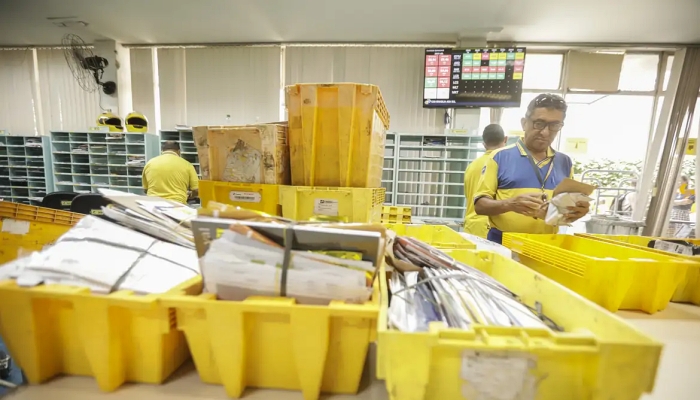 Governo federal vai revisar leis que tratam do setor postal