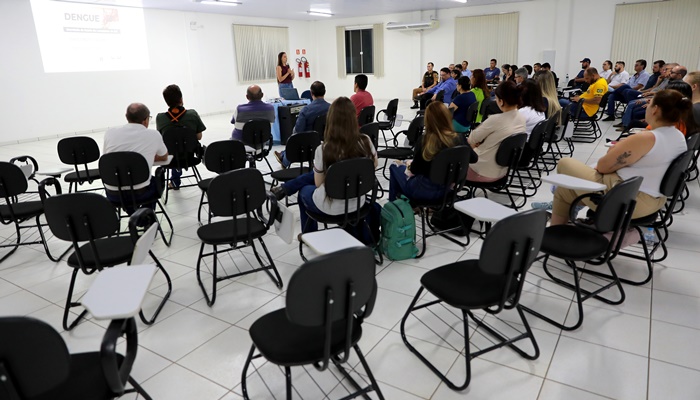 Laranjeiras - Secretaria de Saúde reúne entidades e clubes de serviços para definir ações visando o combate ao mosquito da dengue