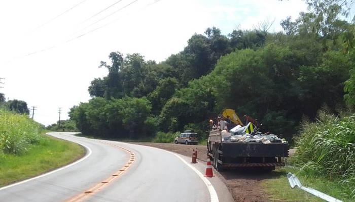  DER/PR realiza melhorias de segurança viária na PR-317 em Toledo