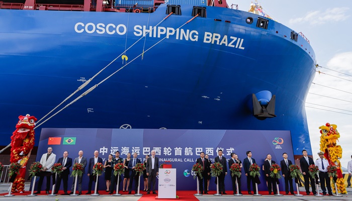  Com atracação de porta-contêiner chinês, Paranaguá estreia nova rota marítima