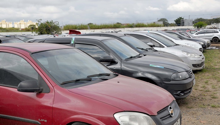  Detran-PR promove em Cascavel leilão de 105 veículos para circulação