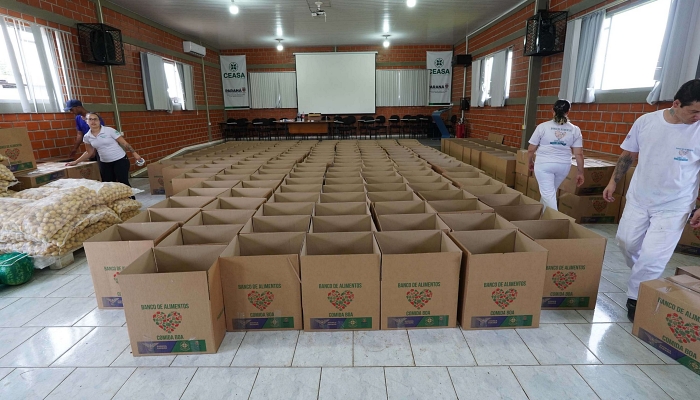 Paraná enviará alimentos, colchões e 144 mil copos de água da Sanepar ao Rio Grande do Sul