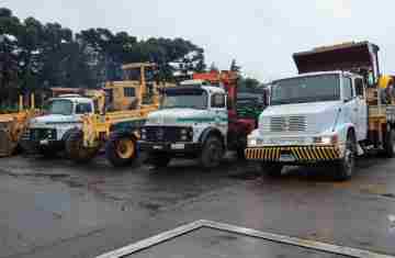  Com apoio de outros Poderes, Estado envia maquinário para desobstruir rodovias do RS