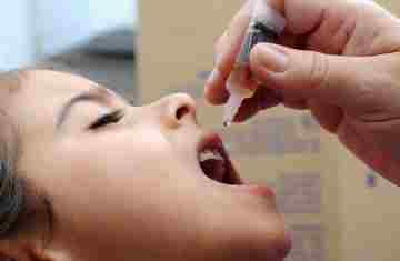 Campanha de vacinação contra a poliomielite começa na segunda-feira em todo o Paraná