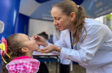  Mais de 70 mil crianças são imunizadas no Dia D contra a poliomielite em todo o Paraná