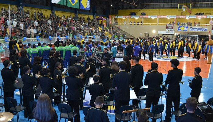 Guaraniaçu - Público lota ginásio na abertura dos Jogos Abertos