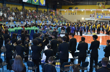 Guaraniaçu - Público lota ginásio na abertura dos Jogos Abertos