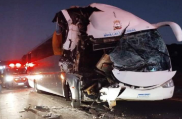 Ônibus com estudantes de Nova Laranjeiras se envolve em acidente na BR-277