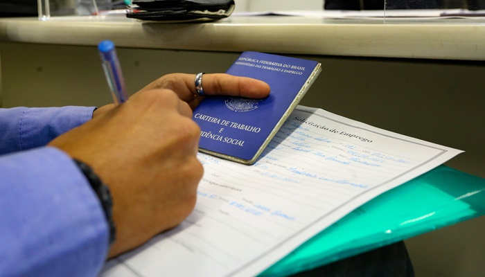  Recorde de carteiras assinadas: Paraná tem menor índice de desemprego em 10 anos