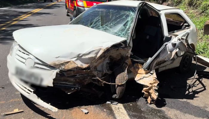 Laranjeiras do Sul - Homem fica ferido em acidente com caminhão carregado com leite na BR 277