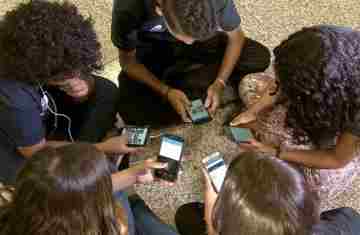 Pesquisa: 86% dos brasileiros apoiam restrição de celular nas escolas