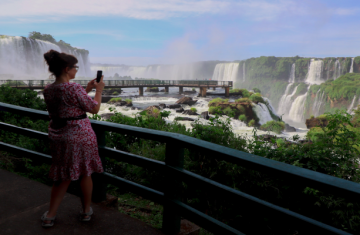 Mais de 800 mil: Paraná é o terceiro estado que mais recebe turistas estrangeiros