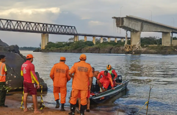 Chega a oito o número de mortes confirmadas após queda de ponte