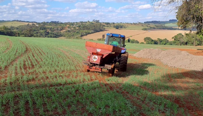 Lodo de esgoto da Sanepar vira adubo e traz importantes resultados para agricultores