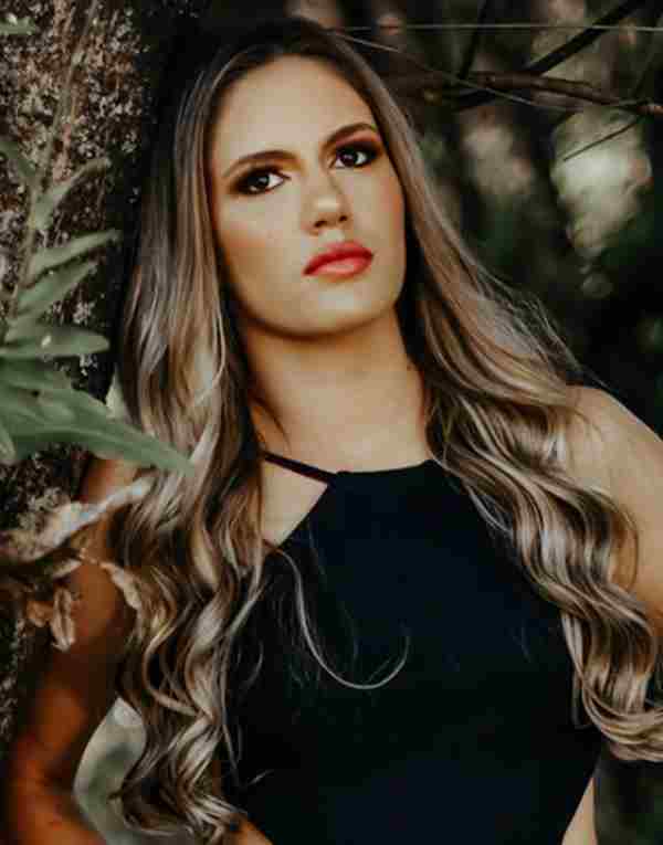 Emilly Mikoaczik - Garota Cantu - Abril 2025
