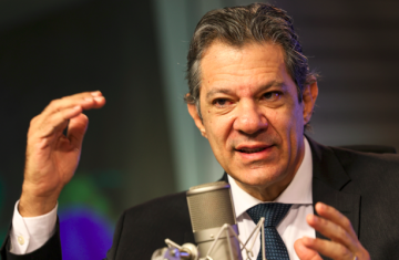Haddad vai debater alternativas ao aumento do IOF com líderes do Congresso no domingo