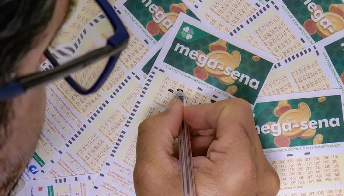 © RAFA NEDDERMEYER/AGÊNCIA BRASIL/ARQUIVO Mega-Sena sorteia neste sábado prêmio acumulado em R$ 45 milhões
