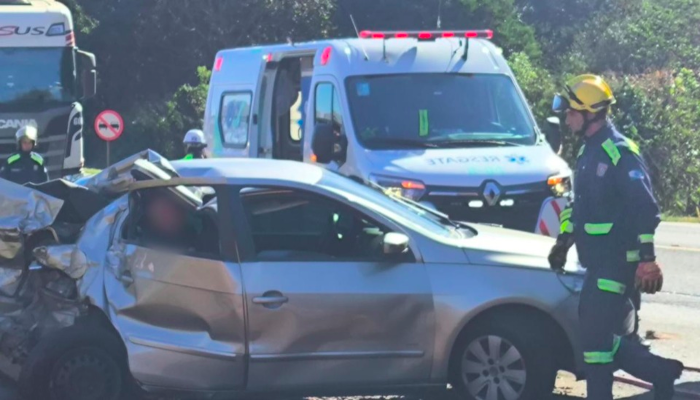 Guaraniaçu - Grave Batida entre Carro e Caminhão deixa Feridos na BR-277