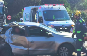 Guaraniaçu - Grave Batida entre Carro e Caminhão deixa Feridos na BR-277