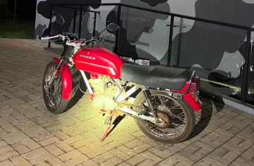 Moto furtada há 25 anos é apreendida em Cascavel