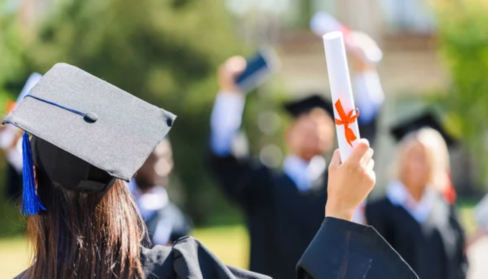 Diploma de papel deixa de existir; entenda novas regras