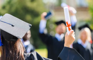 Diploma de papel deixa de existir; entenda novas regras