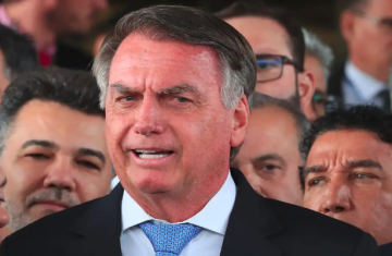 Bolsonaro nega tentativa de fuga e pede revogação da prisão domiciliar