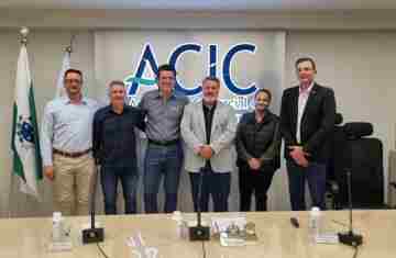 Sicoob Credicapital projeta futuro em encontro empresarial na ACIC