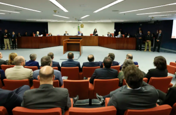 STF terá sessões extras para julgamento de Bolsonaro