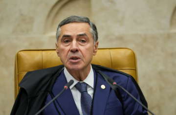 Barroso diz que STF deve avaliar reação contra sanções dos EUA