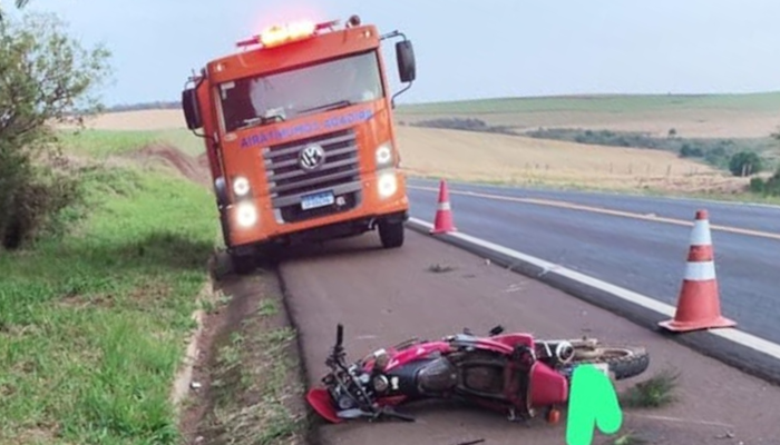 Candói - Jovem de 20 anos morre após colisão entre moto e caminhão