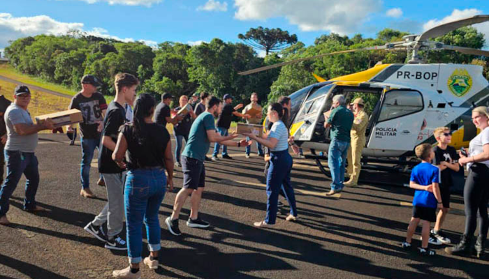 Com apoio aéreo, Estado leva milhares de insumos hospitalares para região de Rio Bonito do Iguaçu