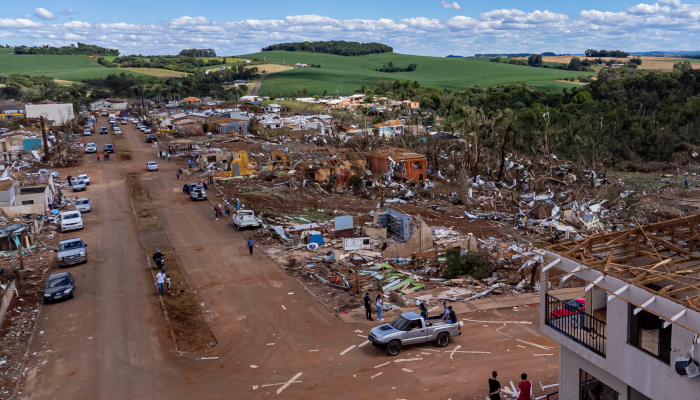 Estado já se prepara para reconstruir casas, Apae e escolas de Rio Bonito do Iguaçu