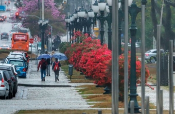 Julho terá gangorra nas temperaturas e chuva acima da média no Paraná, prevê Simepar