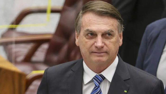 Exército entrega armas de Bolsonaro à PF e informa falta de duas