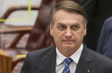 Exército entrega armas de Bolsonaro à PF e informa falta de duas