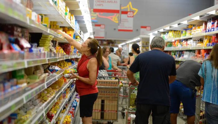 Cesta básica fica mais cara em 17 capitais brasileiras em junho