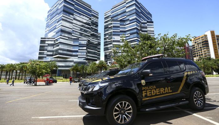 PF mira empresário suspeito de intimidar jornalistas no caso Master