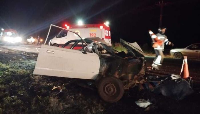Laranjeiras - Duas pessoas morrem em acidente na PR 158 envolvendo Corcel e Caminhonete
