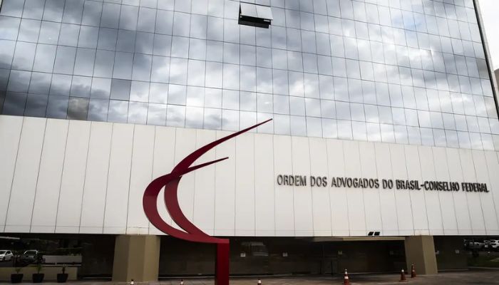 OAB pede que STF autorize comunicação entre Flávio e Jair Bolsonaro