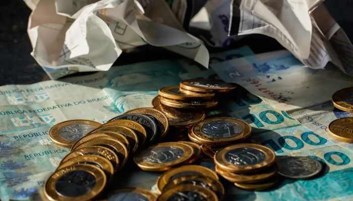 Economia cresce 0,7% em maio, puxada por consumo das famílias, diz FGV