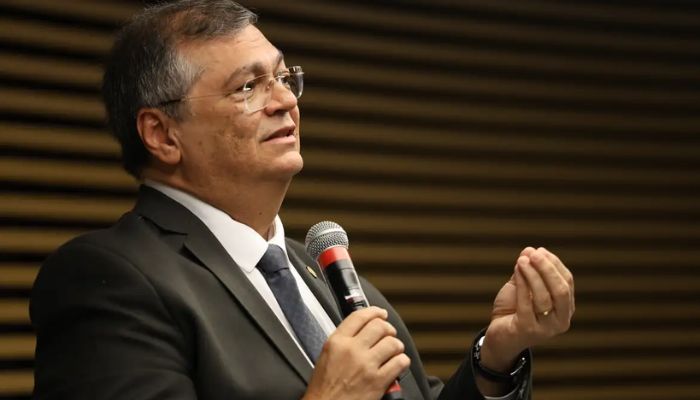Dino envia à PF explicações de partidos sobre gestão de emendas