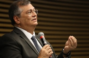 Dino envia à PF explicações de partidos sobre gestão de emendas