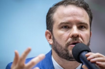 'Temos que tratar bet igual tratamos cigarro', diz ministro da Fazenda