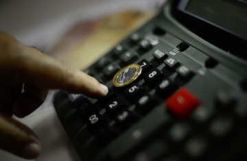 Prévia da inflação oficial fica em 0,06% em julho, diz IBGE