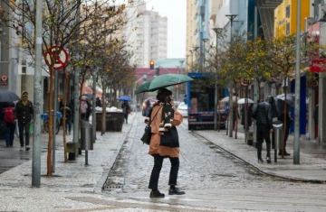 Semana começa com chuva localizada no Oeste e termina com frente fria em todo o Paraná