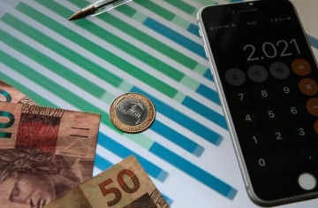 Pela 1ª vez desde março, mercado reduz expectativa para Selic em 2026