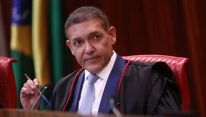 Urna eletrônica é patrimônio da democracia, diz presidente do TSE
