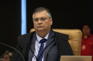 Flávio Dino autoriza novo inquérito da PF para investigar Lulinha